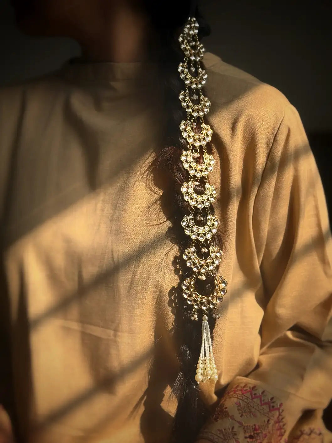 Simple light weight hair ornament