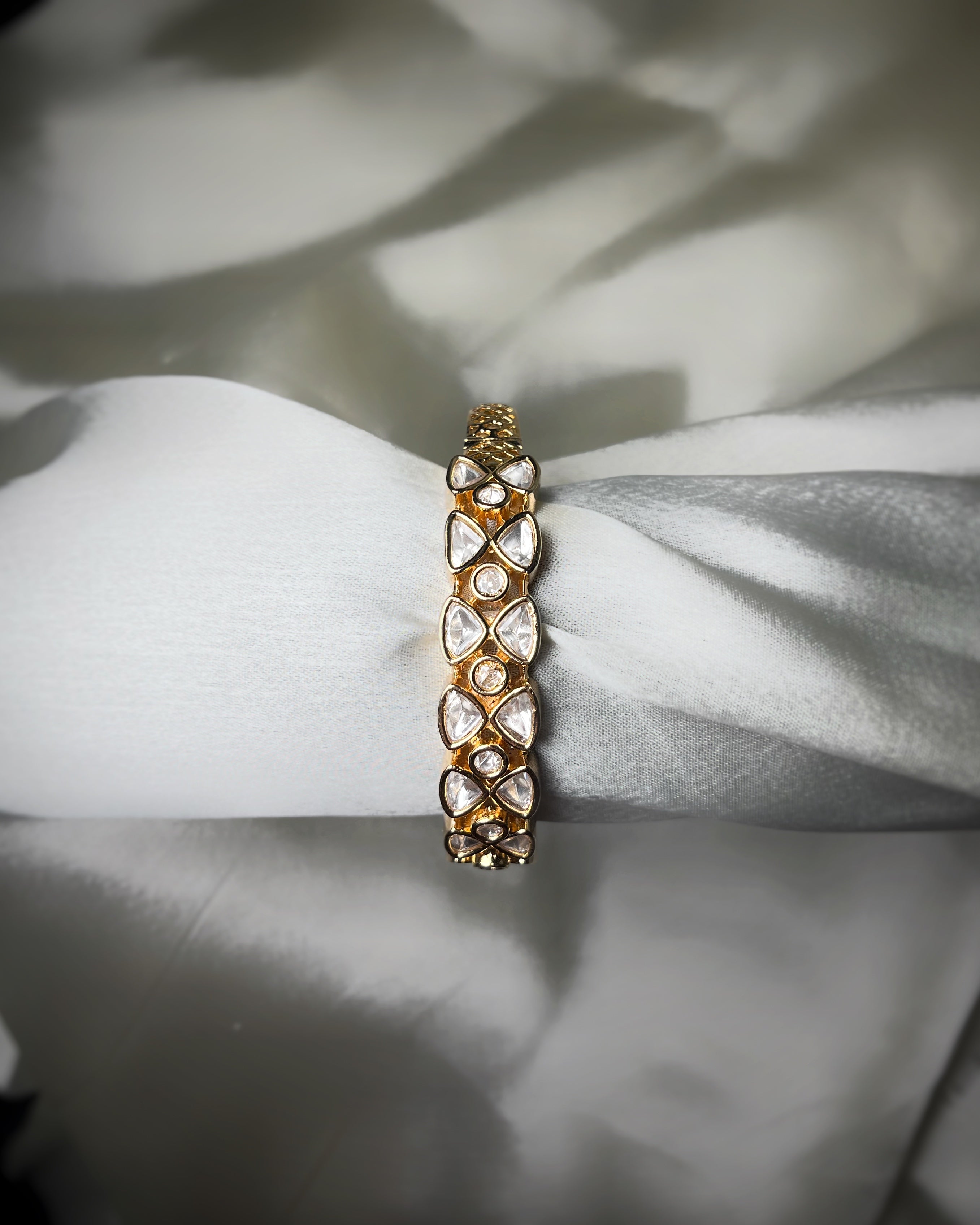 Classic Kundan Gold Bracelet