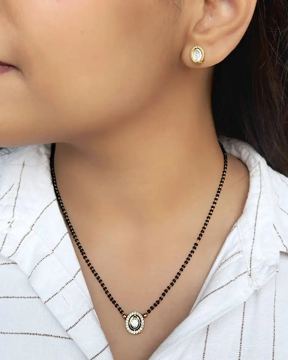 Daily wear Mangalsutra with kundan