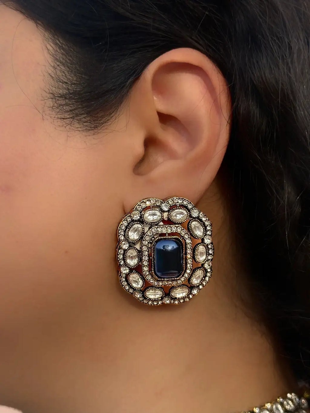 Royal Victorian Blue Fusion – AD & Kundan Choker Set